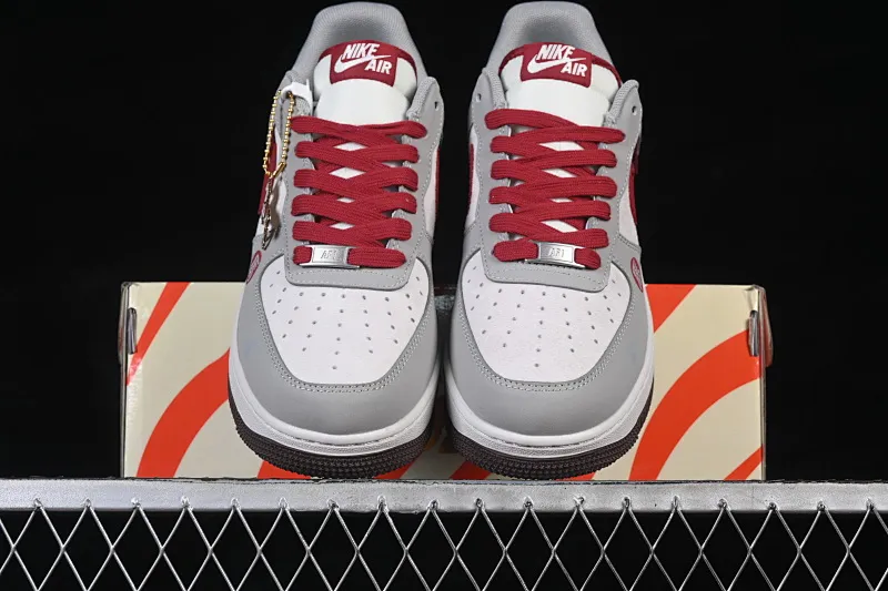 All categories Nk Air Force 1 Air Force series Nk Air Force 1 Low Air Force low-top Nike Air Force 1'07 Low red and gray contrast Air Force 1 low-top casual sneakers HT5088-621